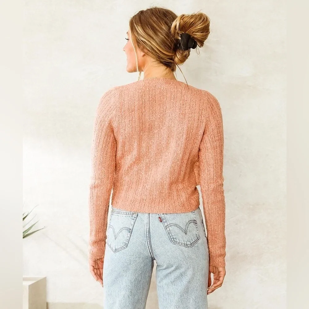 NWT BUCKLE
Le Lis Surplice Cropped Sweater - Picture 2 of 9